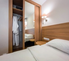 Люкс улучшенный 3х местный с видом на парк (3 корпус) в Небуг