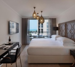 Номер Premium с балконом и с видом на море в The Drisco Hotel Tel Aviv - Relais & Chateaux