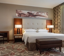 Двухкомнатный Люкс в Sheraton Skypoint Luxe Hotel
