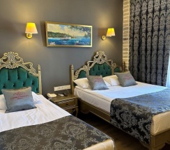 Четырёхместный номер Superior в Grand Seigneur Hotel