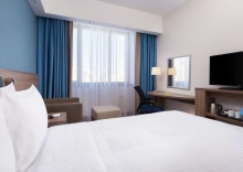 Двухместный номер Standard двуспальная кровать в Hampton by Hilton Astana Triumphal Arch