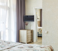 Семейный (CONNECTION) c видом на БАССЕЙН- 2 смежных СТАНДАРТА в Villaggio