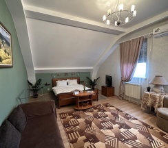 Комната стандарт (мансарда) в Ksanta's House (Ксанта Хаус)