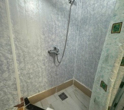 Таун хаус в Тростник