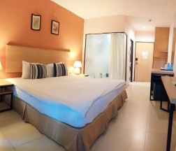 Двухместный номер Merge Superior двуспальная кровать в Vogue Pattaya Hotel