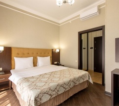 Номер первой категории "Стандарт с балконом" в Mari