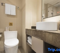 Двухместный номер Business двуспальная кровать в Motel168 Shanghai Qi Bao Inn