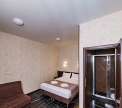 Четырехместный номер со своим входом в Sagrada