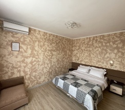 Апартаменты улучшенные с кухней и балконом в Между гор