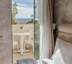 Стандарт улучшенный с балконом вид на морскую сторону в Кавказ