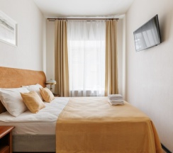 Уютный номер с двуспальной кроватью в Имидж