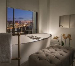 Двухместный люкс Royal двуспальная кровать в The St. Regis Astana