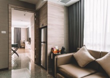 Двухместный люкс двуспальная кровать в Adelphi Suites Bangkok