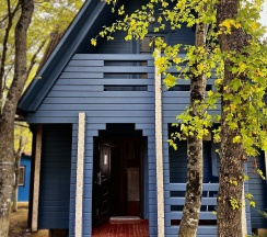 Коттедж деревянный двухэтажный четырехместный в Бирюза-Юг