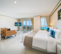 Двухместный номер Super Deluxe с балконом и с видом на море 2 отдельные кровати в Andaman Beach Suites Hotel