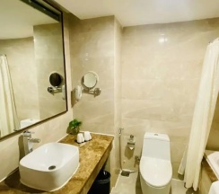 Трёхместный номер Deluxe в Muong Thanh Quy Nhon Hotel