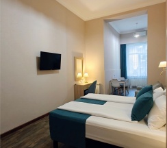 2 этаж I Студия (трёхместный номер с кухонным уголком  и микроволновой  печью) в Марис