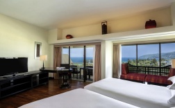Двухместный полулюкс с видом на море 2 отдельные кровати в Pullman Phuket Karon Beach Resort ex. Hilton Phuket Arcadia Resort
