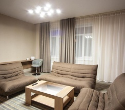 Номер люкс улучшенный (с завтраком) в GogolHotel