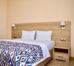 Супериор с просторным балконом и видом на море в Ассоль