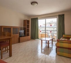 Апартаменты c 1 комнатой с балконом в Apartamentos California
