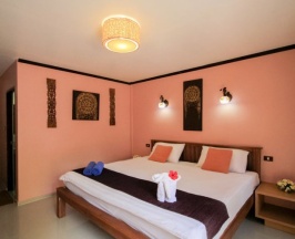 Бунгало Deluxe рядом с пляжем в Coral Island Resort