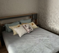 Большая квартира на Даниялова в центре города рядом с морем - это идеальный выбор для тех, кто хочет провести комфортный отпуск или деловую поездку. в Как Дома 05