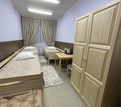 Отдельный номер (3 односпальных кровати) в Кольский 126