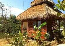 Бунгало с балконом в Rabbit Bungalow