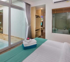 Вилла с 6 комнатами с балконом в Tropicana Pool Villa