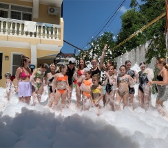 Семейный  с балконом  видом на море и бассейн в Aqualife