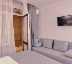 Четырёхместный номер Superior с балконом и рядом с пляжем в Casa mare