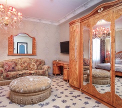 Luxe в Villa Italy