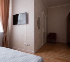 Номер полулюкс с 1 двуспальной кроватью в Djump hotel