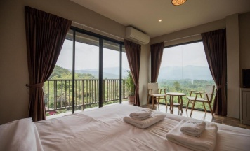Двухместный номер Standard с видом на горы двуспальная кровать в Thanburi Resort