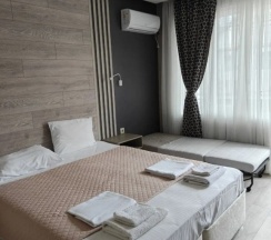 Двухместные апартаменты Comfort с балконом и с видом на город (двуспальная кровать) в Лазурный