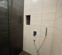 Улучшенный двухместный номер с одной большой двуспальной кроватью в Волна