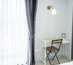 Двухместный номер Standard с балконом двуспальная кровать в Twenty Nine KV Apartel