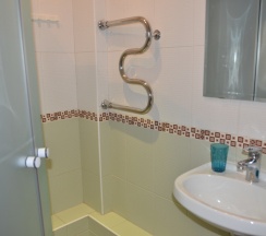 Двухместный номер с 1 кроватью или 2 отдельными кроватями и диваном-кроватью в Белый тополь