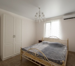 Четырёхместные апартаменты с балконом и с красивым видом из окна в Rodnik village&SPA