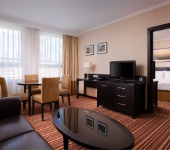 Двухкомнатный Люкс (с видом на город) в Cort Inn St-Petersburg Hotel & Conference Center