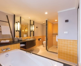 Двухместный номер Guest с балконом двуспальная кровать в Sheraton Samui Resort