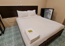 Двухместный номер без окна Standard двуспальная кровать в KKinn South Pattaya Hotel