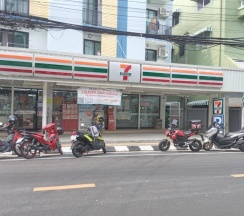 Полулюкс с балконом в W Phuket Residences