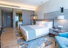 Двухместный номер Standard с видом на море двуспальная кровать в Holiday Inn & Suites Rayong City Centre, an IHG Hotel