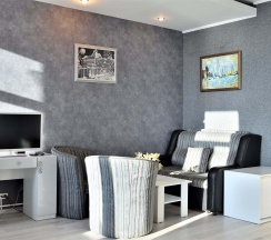 №3. Семейный номер с двуспальной кроватью, диваном и видом на Байкал в Прибой