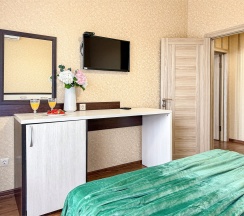 Двухкомнатный люкс в Милана