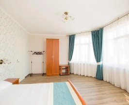 Четырёхместный семейный номер Standard в Оливия