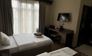Двухместный номер Улучшенный с балконом (2 отдельные кровати) в Hotel&Suite AinLan