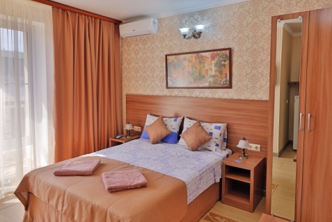 Геленджик: Гостевой дом Лорис